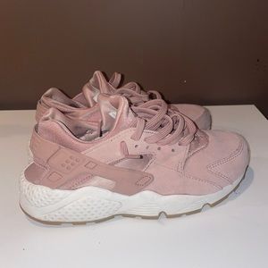 blush suede nike huarache